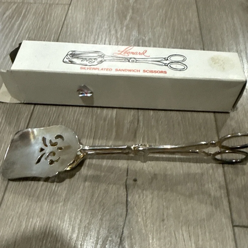 NIB Vintage 8 3/4